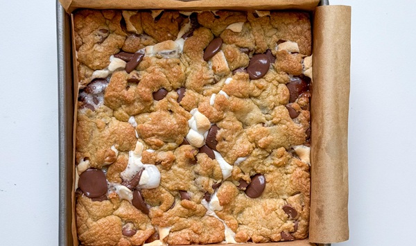 S’mores Cookie Bars